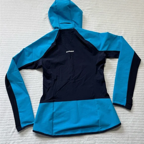 Mammut Women's Blue and Dark Blue Ski Jacket - Picture 16 of 16